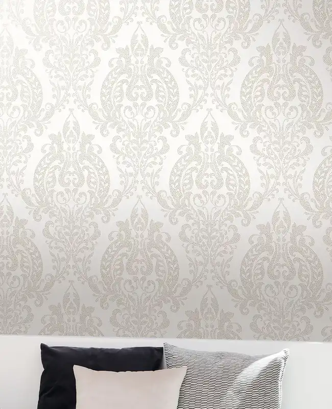 Zertifiziert Tapete Isabeau Creme - Barocke Ornamentik mit modernem Twist auf glatter Vliestapete