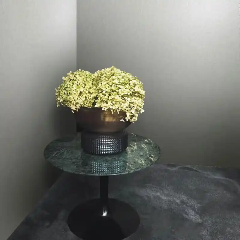 Vliestapete mit glänzendem Hammerschlag Motiv grau, beige Metalloptik (KG-171535) Heißes Angebot